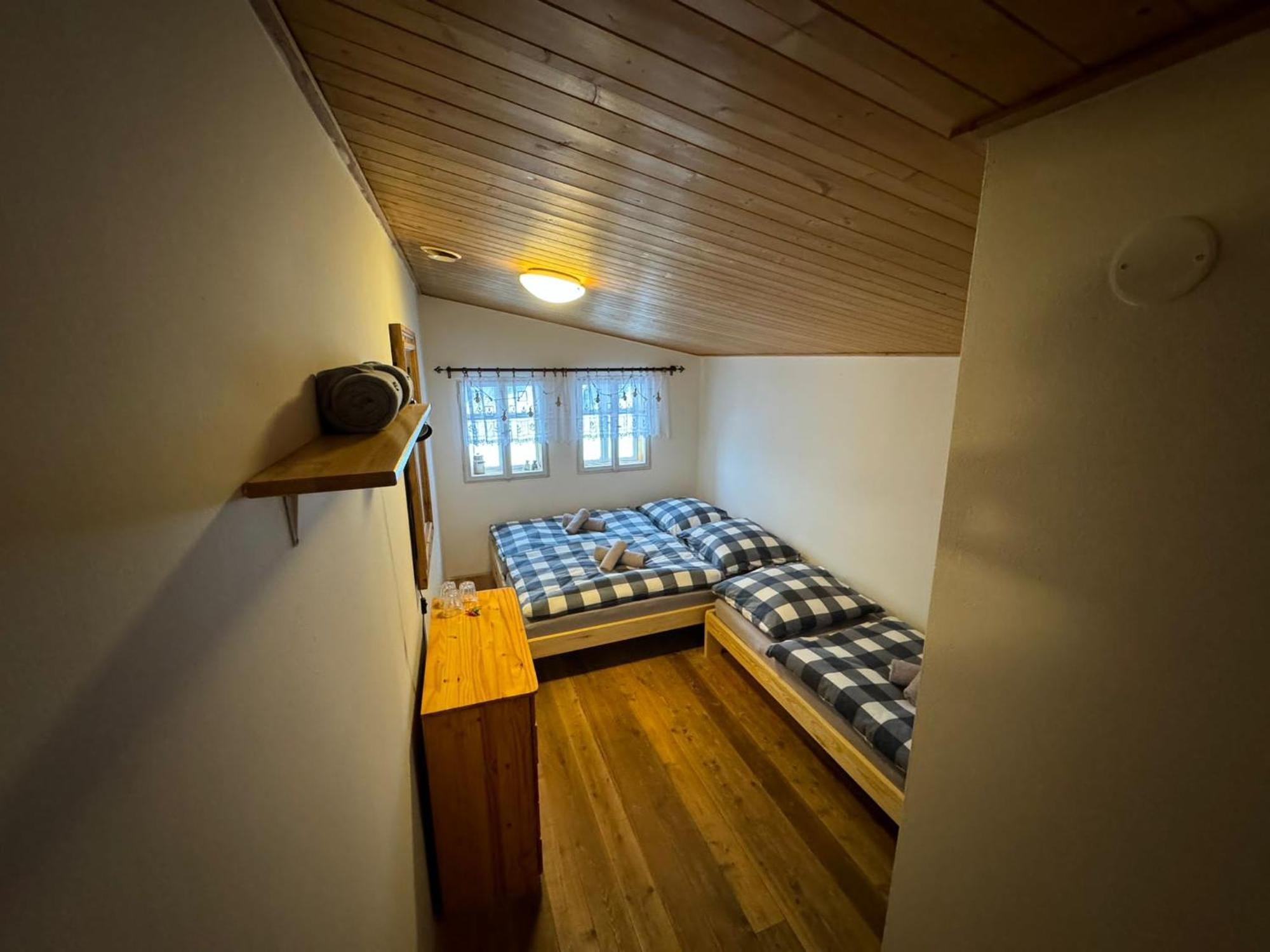 Třílůžkový pokoj